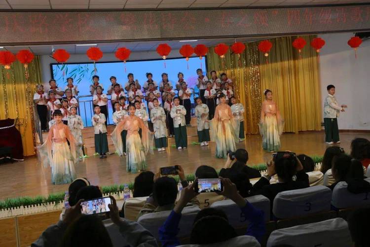 繁花诗会：栖霞市大庆路学校如何以国学传承春之魅力？
