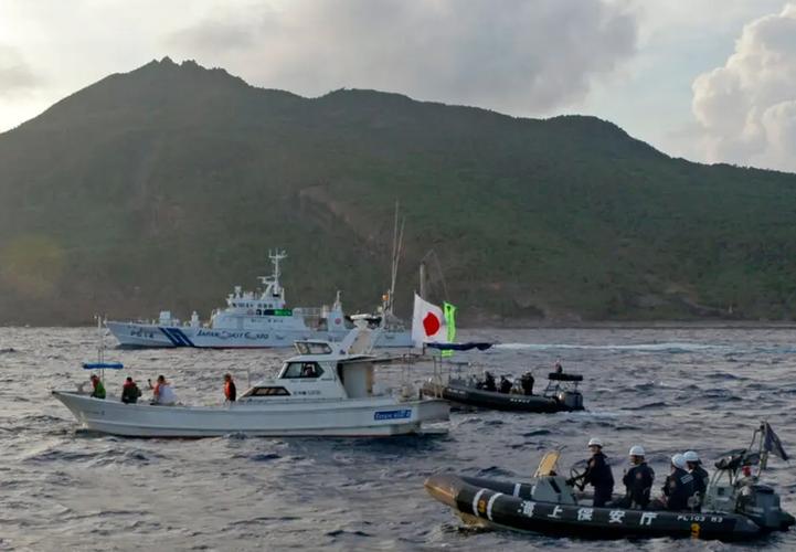 钓鱼岛惊现日本渔船：海警果断驱离，真相何在？