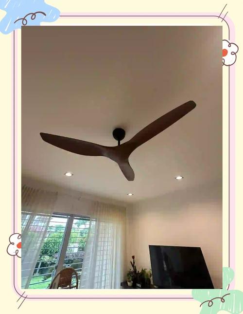 梦见吊扇的象征意义解读心理暗示与生活指引 梦见吊扇的象征意义解读心理暗示与生活指引