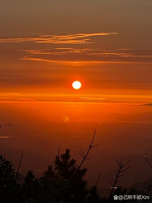 梦见日出象征意义深远，用户如何解读这一美好现象？