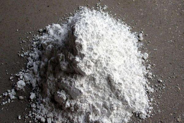 梦见石灰的6种象征意义及心理解读