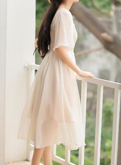 梦见裙子暗示哪些？解读梦境背后的心理意义与生活启示