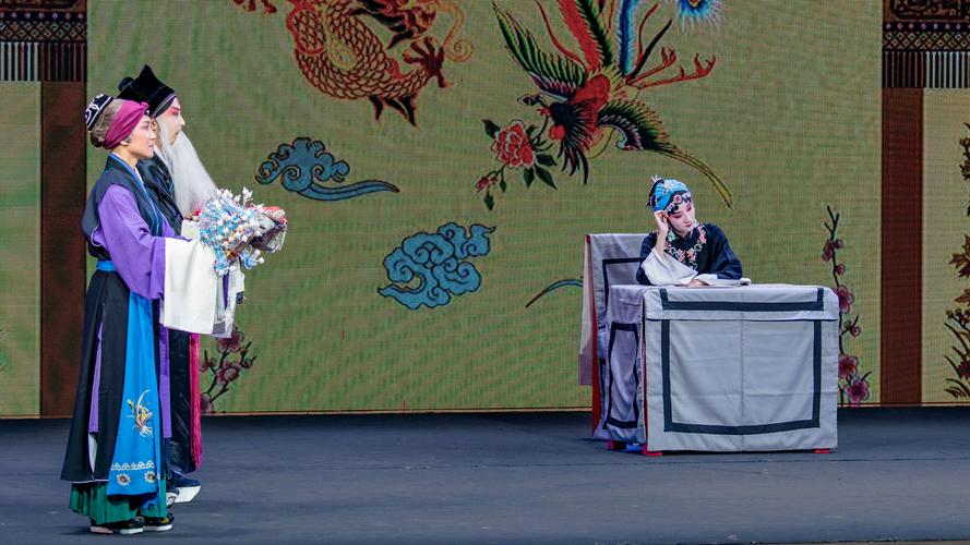 梦见听戏解析揭示5个背后心理暗示及影响