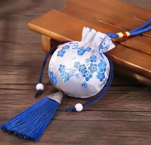 梦见荷包详解揭示梦境背后10大象征意义