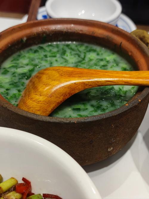 梦见菜羹的深层寓意解读揭开梦境背后的神秘心理动力！