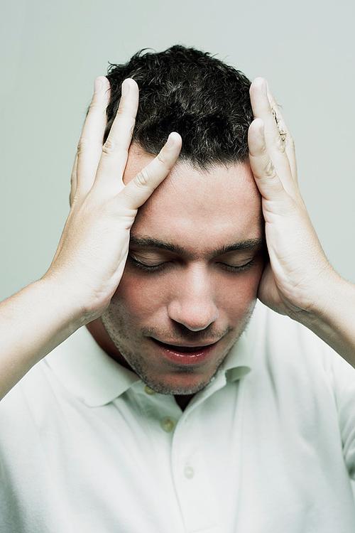 梦见双手抱头象征解密内心烦恼的独特方法与分析 梦见双手抱头象征解密内心烦恼的独特方法与分析