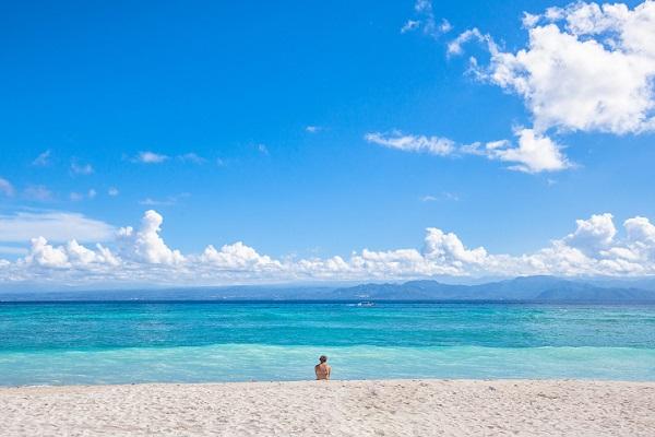 如何解读梦见在海边散步的心理暗示，提升内心平静与生活幸福感