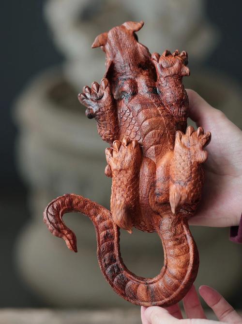 梦见雕刻家寓意详解心理解析 vs 魂灵启示，哪个更打动人心？