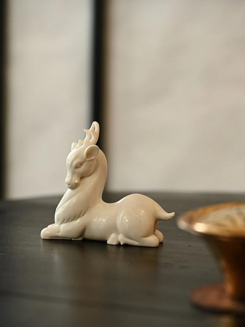 梦见雕刻家寓意详解心理解析 vs 魂灵启示，哪个更打动人心？