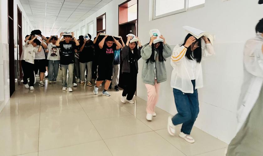 烟台市校园防震疏散演练:提高学生安全意识,掌握关键应急技巧 烟台市校园防震疏散演练:提高学生安全意识,掌握关键应急技巧