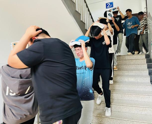烟台市校园防震疏散演练:提高学生安全意识,掌握关键应急技巧 烟台市校园防震疏散演练:提高学生安全意识,掌握关键应急技巧