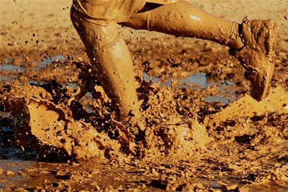 5个解读梦见吃泥的权威分析与心理象征