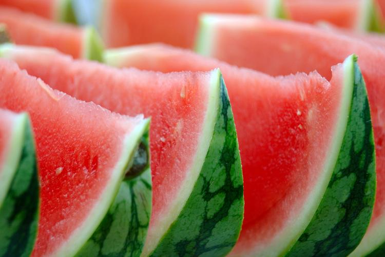 梦见西瓜的5大心理暗示权威解读与情感探秘