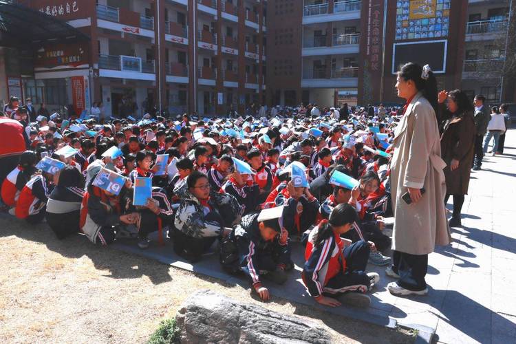 为什么莱州市的地震演练成为全市瞩目？第二实验小学的新举措揭秘
