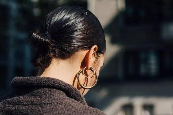 梦见耳环的深层含义高效解析梦境对人生影响