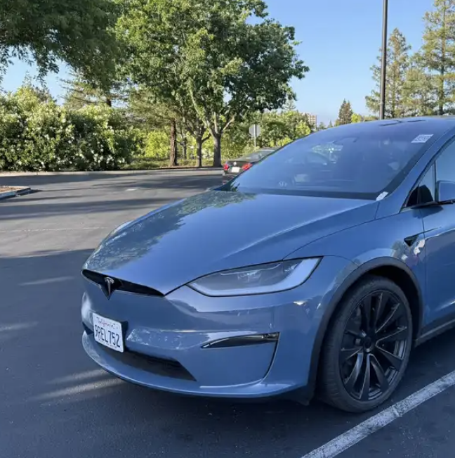 新款特斯拉Model X曝光：方向盘转向灯+屏幕换挡，你知道这些设计背后的秘密吗？