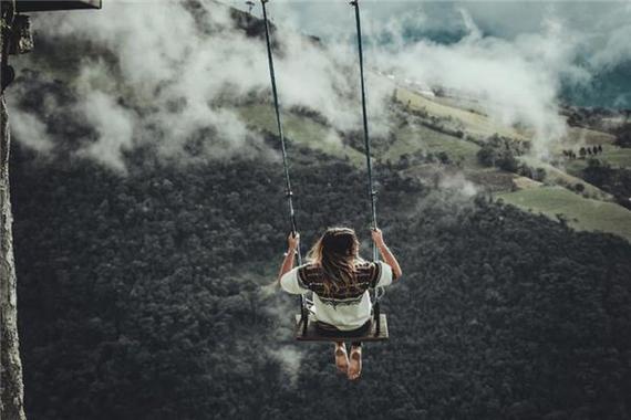 梦见秋千的5种象征意义及其深层心理解读