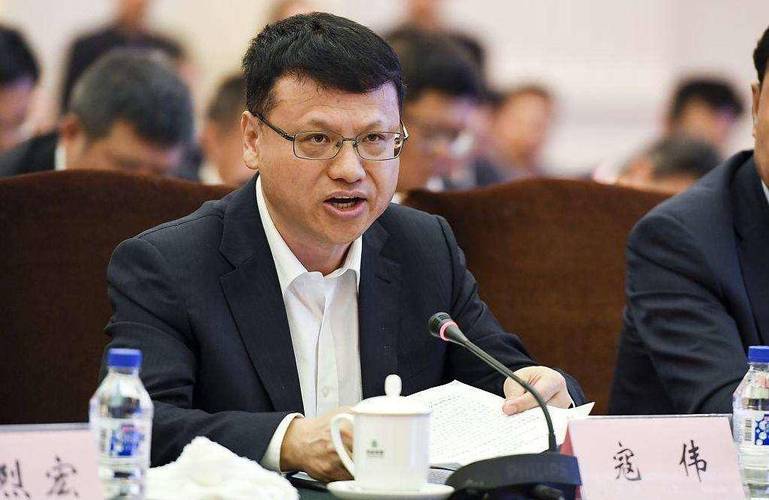 突破职场瓶颈:从大唐原总经理寇伟事件看中纪委反腐新动向,揭秘职场生存法则与机遇 突破职场瓶颈:从大唐原总经理寇伟事件看中纪委反腐新动向,揭秘职场生存法则与机遇