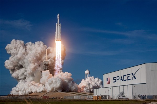 游戏迷必读：SpaceX龙飞船为何取消发射？新的发射日期是什么？