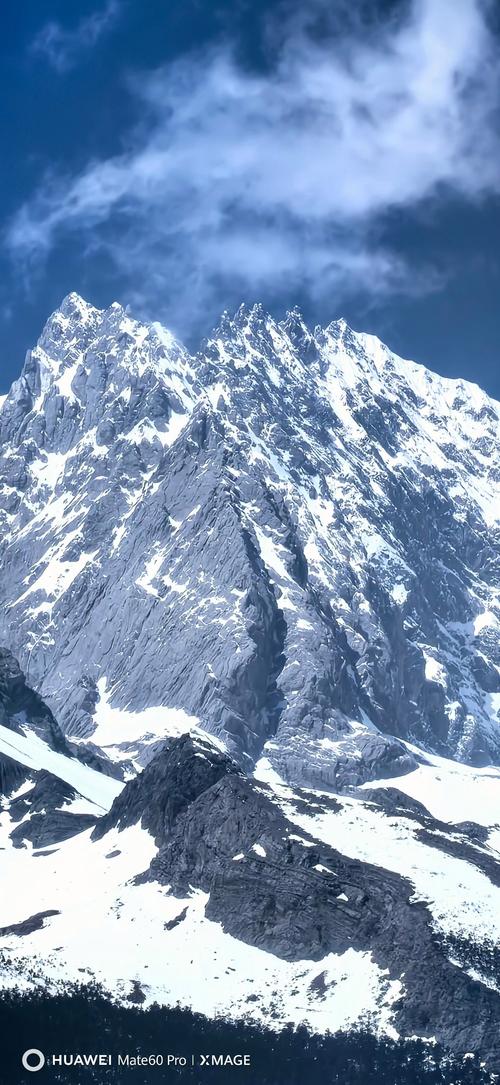 梦见雪山象征启示心灵净化与精神升华的深刻体验
