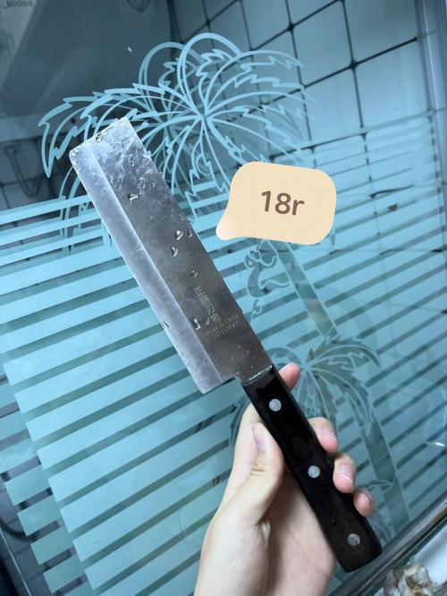 梦见菜刀象征着哪些？解析梦境背后隐藏的心理暗示