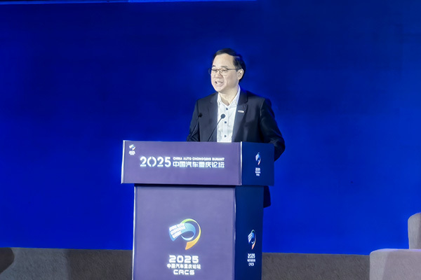 智能辅助驾驶：朱华荣为什么坚决反对用户做小白鼠？探索安全技术背后的真相。