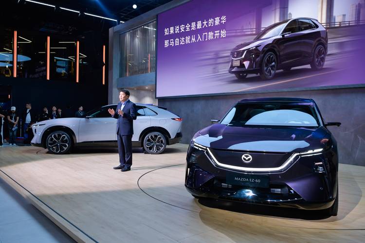 长安马自达MAZDA EZ-60震撼亮相粤港澳车展，全系车型革新升级，立即了解最新优惠及性能提升！
