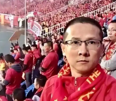 手游攻略秘籍：退钱哥表情包全套下载，助你轻松玩转游戏社交