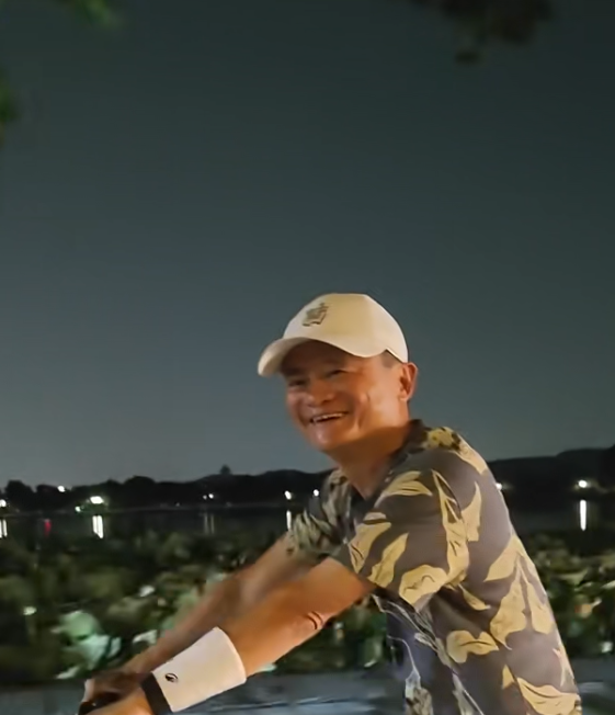 马云夜骑奇遇记：他为何选择万元自行车？你了解他的骑行装备吗？