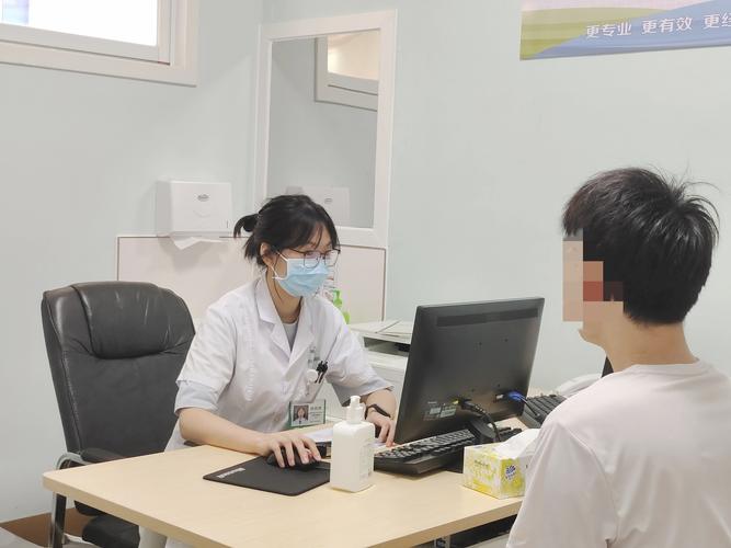 梦见霜降屋顶解析心理暗示 vs 梦境象征，揭示内心世界秘密