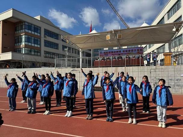 莱山区第二实验小学党建润心计划:立德树人,全面提升学生素养 莱山区第二实验小学党建润心计划:立德树人,全面提升学生素养