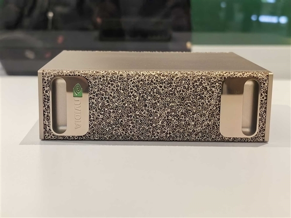 NVIDIA全球最小AI超算DGX Spark国内上架：这将如何改变游戏资讯行业？