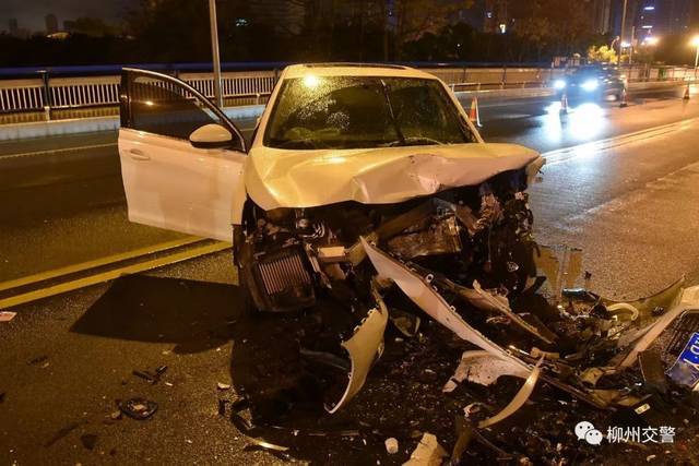 柳州车祸事件：临牌车撞行人，警方如何回应？