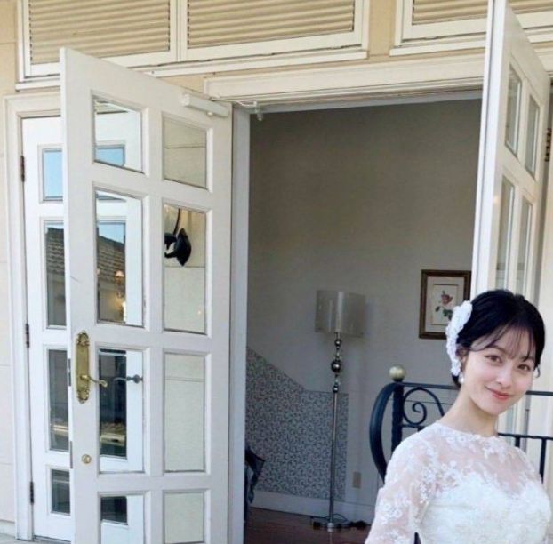 揭秘：桥本环奈与中川大志拍婚纱照，事务所为何称无婚计划？