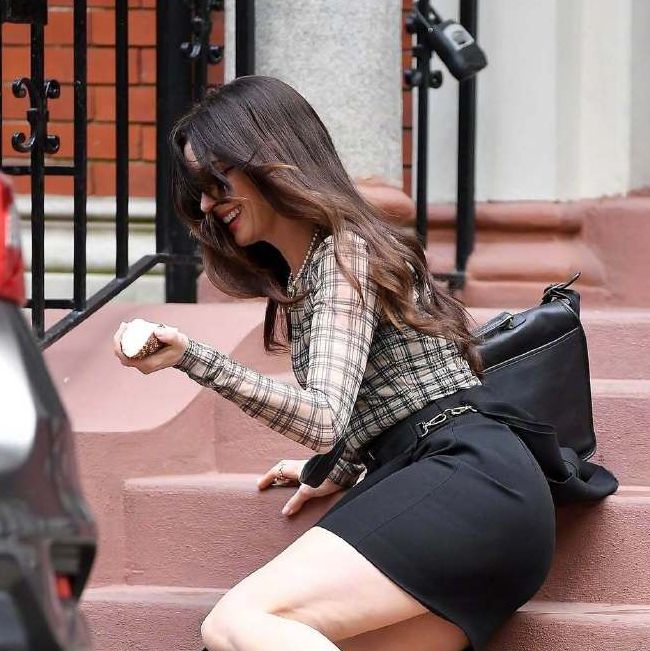 游戏动态 | 安妮·海瑟薇片场摔倒优雅复原，启发职场应变力提升技巧