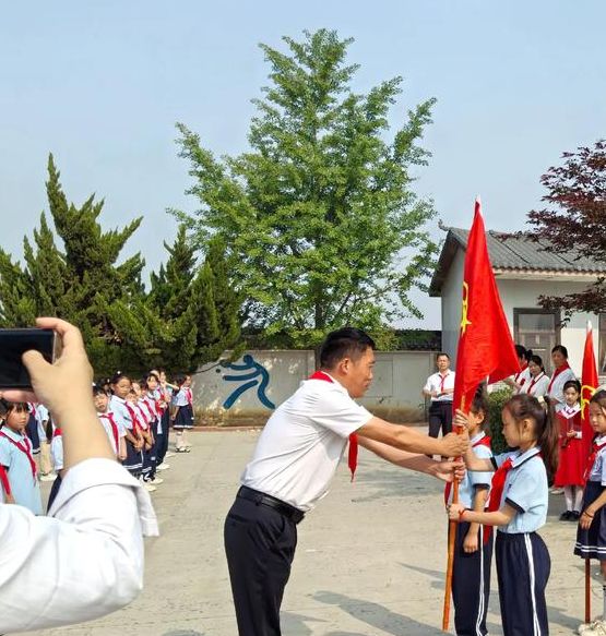 如何提升少先队入队仪式的影响力?栖霞市大队辅导员亲临大庆路学校取经 如何提升少先队入队仪式的影响力?栖霞市大队辅导员亲临大庆路学校取经