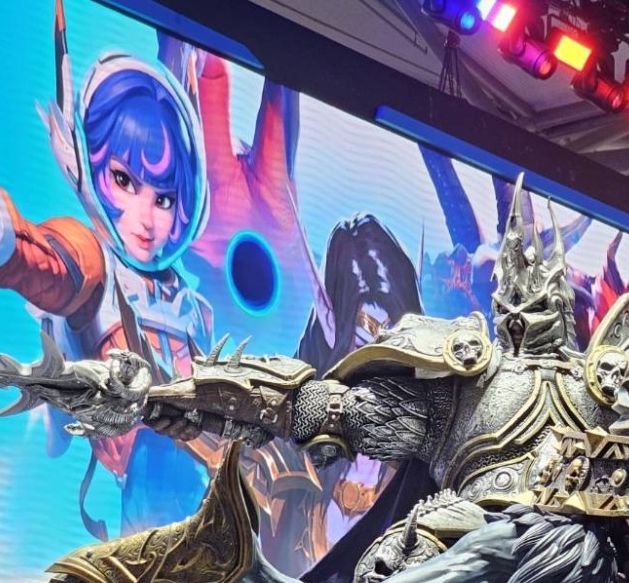 2米高巫妖王雕像值28.8万元!你愿意在CJ现场带回家吗? 2米高巫妖王雕像值28.8万元!你愿意在CJ现场带回家吗?