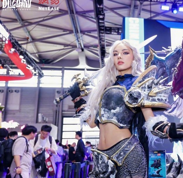 2米高巫妖王雕像值28.8万元!你愿意在CJ现场带回家吗? 2米高巫妖王雕像值28.8万元!你愿意在CJ现场带回家吗?