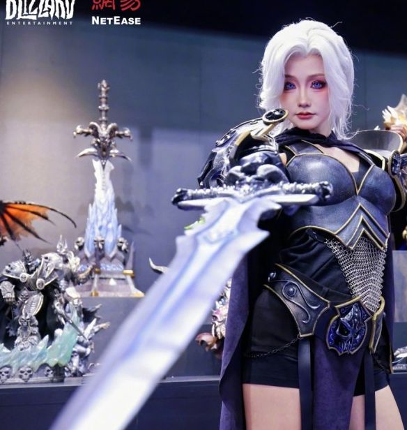 2米高巫妖王雕像值28.8万元!你愿意在CJ现场带回家吗? 2米高巫妖王雕像值28.8万元!你愿意在CJ现场带回家吗?