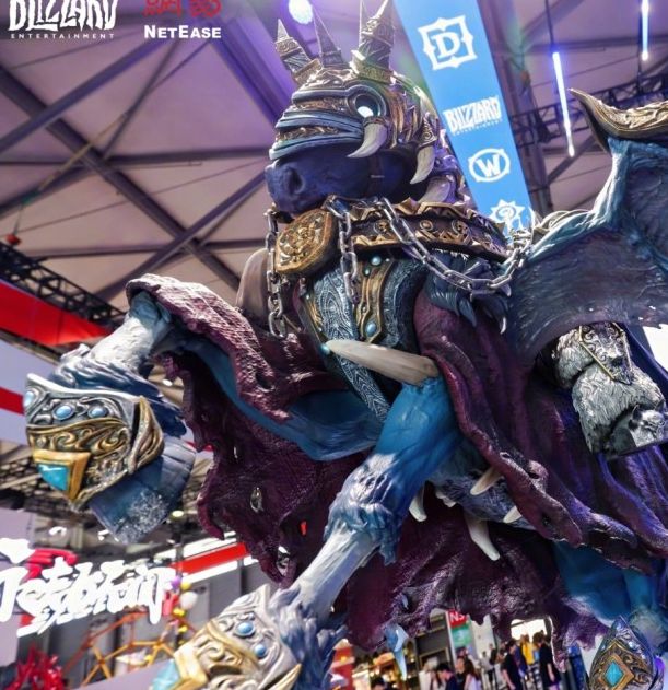 2米高巫妖王雕像值28.8万元!你愿意在CJ现场带回家吗? 2米高巫妖王雕像值28.8万元!你愿意在CJ现场带回家吗?