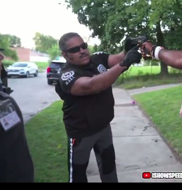 甲亢哥向自卫大师求教：你是否了解实战技能的实际应用？