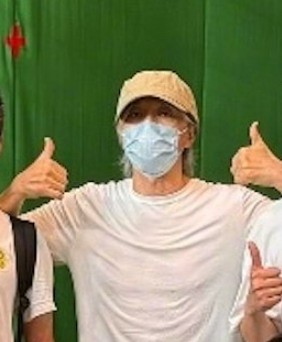 周星驰女足片场照曝光，疲态尽显背后隐藏了什么故事？