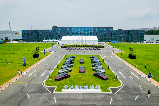 奇瑞风云A9L为何被称为百年豪华标杆？预售价15.99万元背后的秘密是什么？