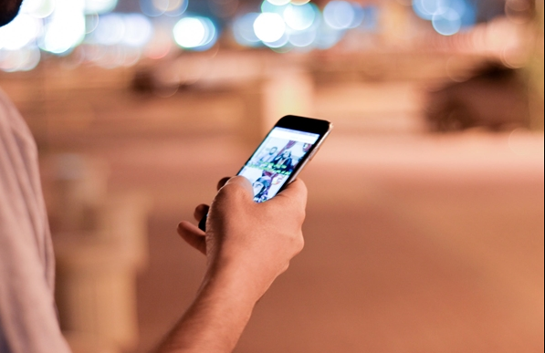 苹果取消附赠USB数据线：手机厂商跟进新趋势背后的逻辑