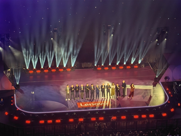 史诗级同框!NVIDIA、Intel、AMD、高通四巨头CEO齐聚联想发布会