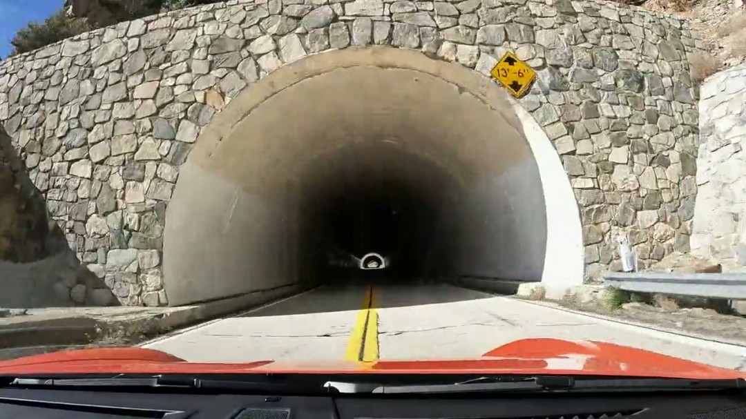 游戏资讯 | 洛杉矶死亡隧道揭秘！网友模拟Vince死亡瞬间

读者收益：了解洛杉矶恐怖传闻，体验真实模拟情景！