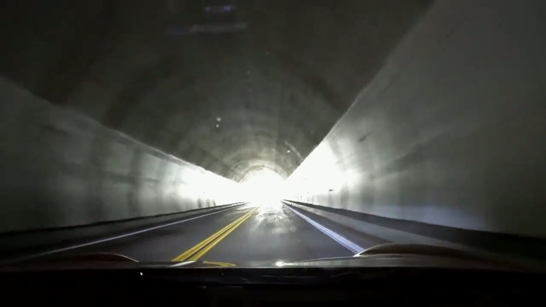 游戏资讯 | 洛杉矶死亡隧道揭秘！网友模拟Vince死亡瞬间

读者收益：了解洛杉矶恐怖传闻，体验真实模拟情景！