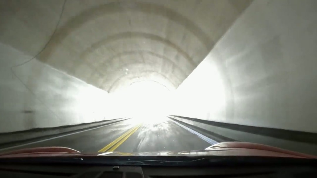 游戏资讯 | 洛杉矶死亡隧道揭秘！网友模拟Vince死亡瞬间

读者收益：了解洛杉矶恐怖传闻，体验真实模拟情景！