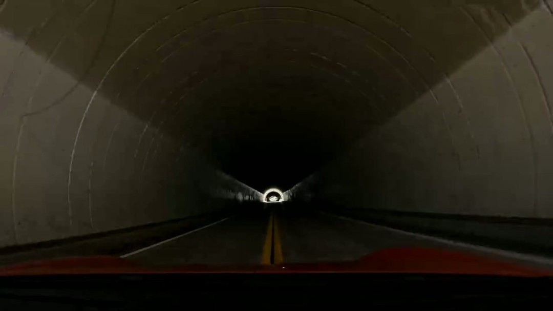 游戏资讯 | 洛杉矶死亡隧道揭秘！网友模拟Vince死亡瞬间

读者收益：了解洛杉矶恐怖传闻，体验真实模拟情景！