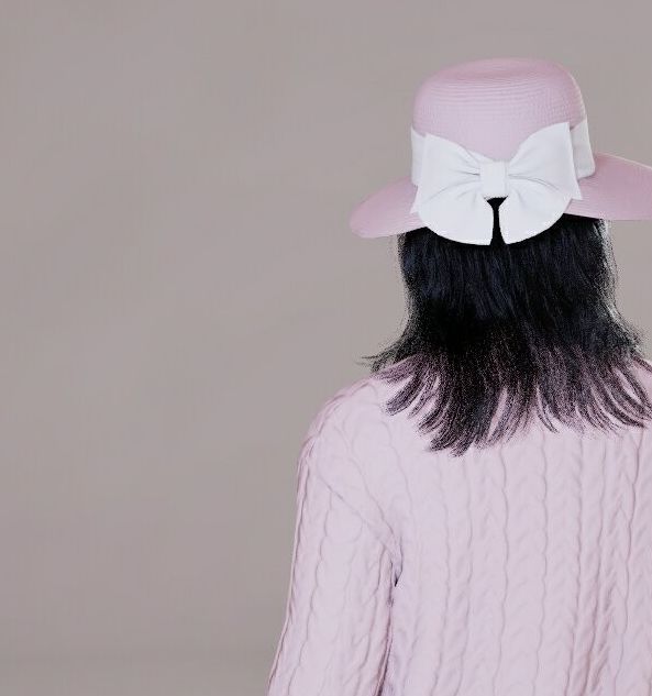 轻松掌握春季出游穿搭技巧 | 羊毛衫连衣裙魅力指南